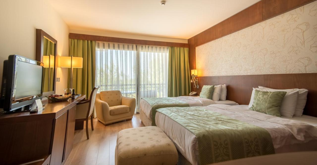 Korineum Golf & Beach Resort Agios Georgios (Girne) Exterior foto