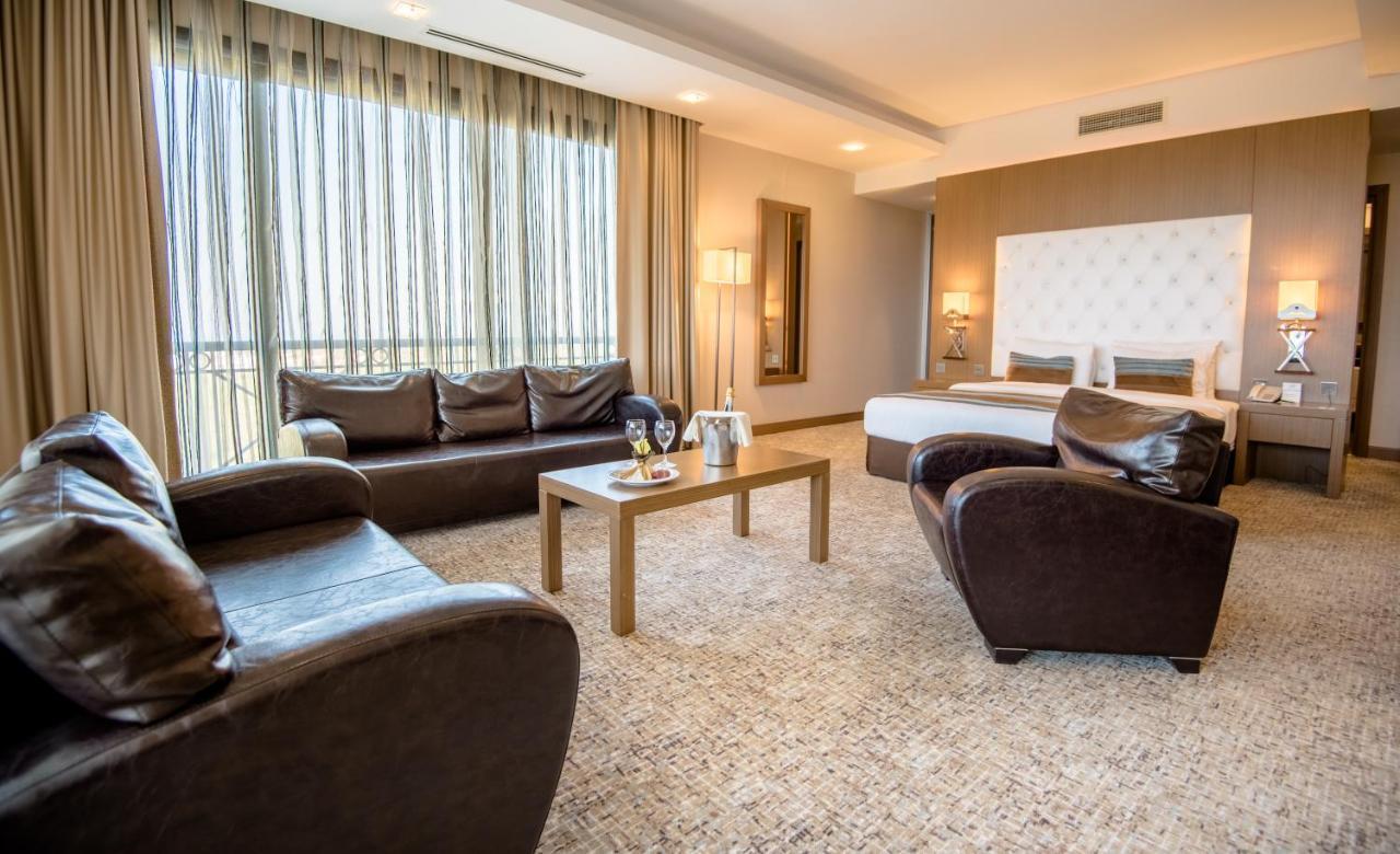 Korineum Golf & Beach Resort Agios Georgios (Girne) Exterior foto