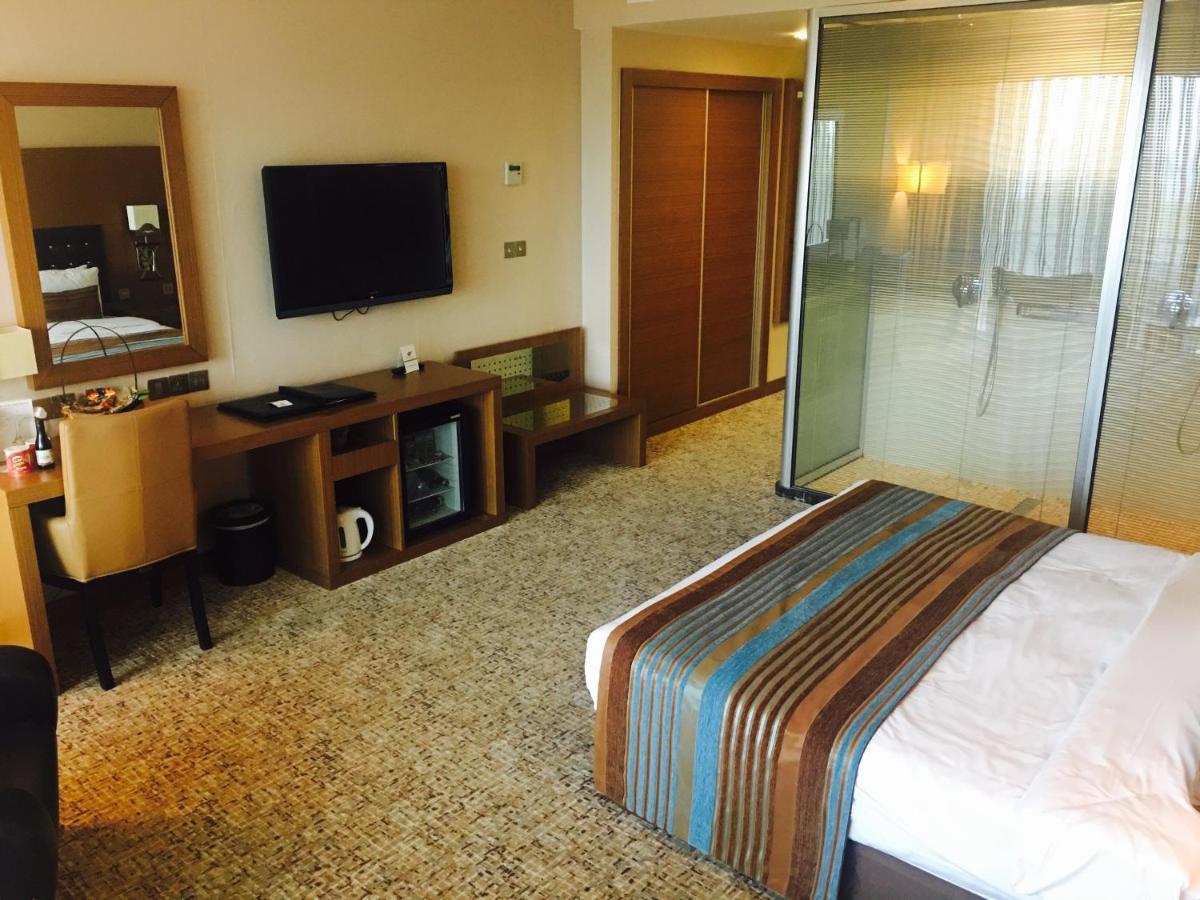 Korineum Golf & Beach Resort Agios Georgios (Girne) Exterior foto