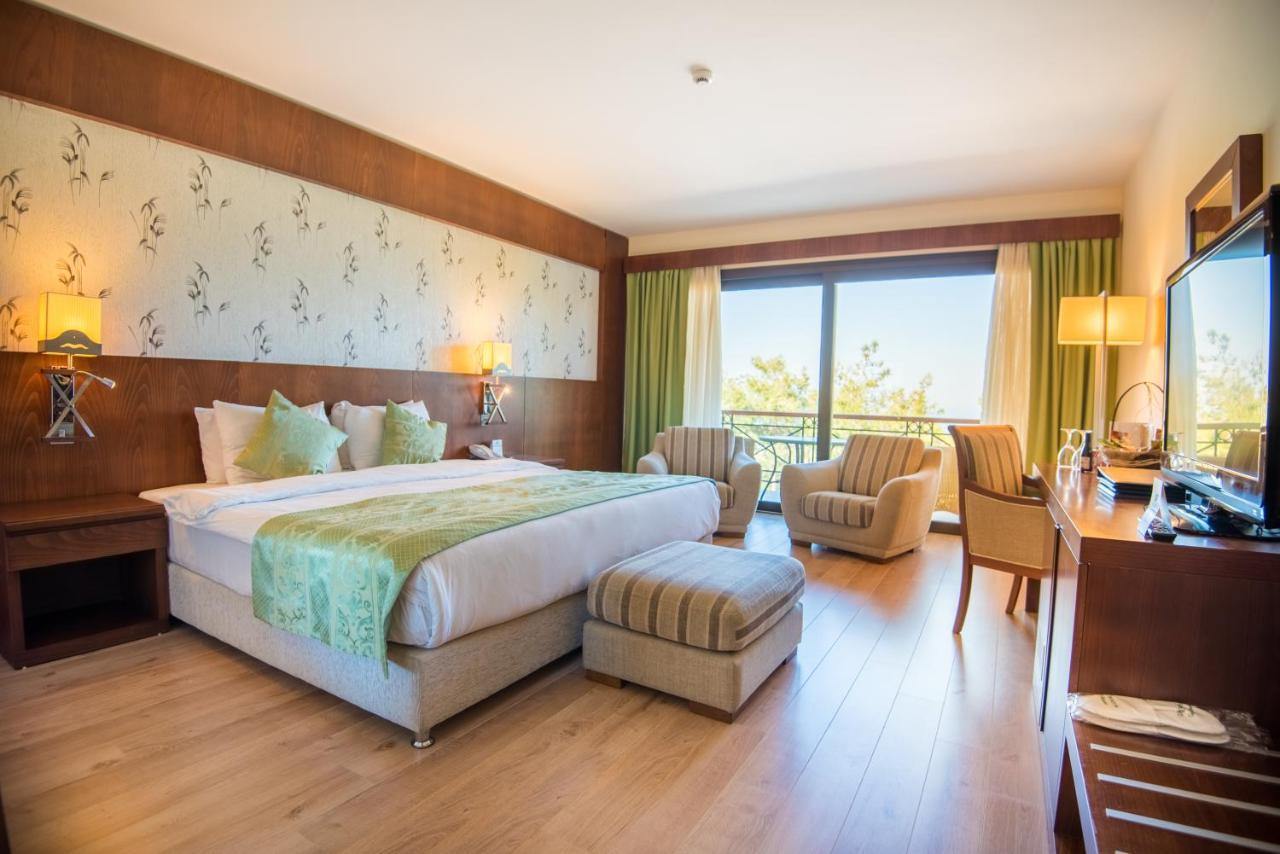 Korineum Golf & Beach Resort Agios Georgios (Girne) Exterior foto