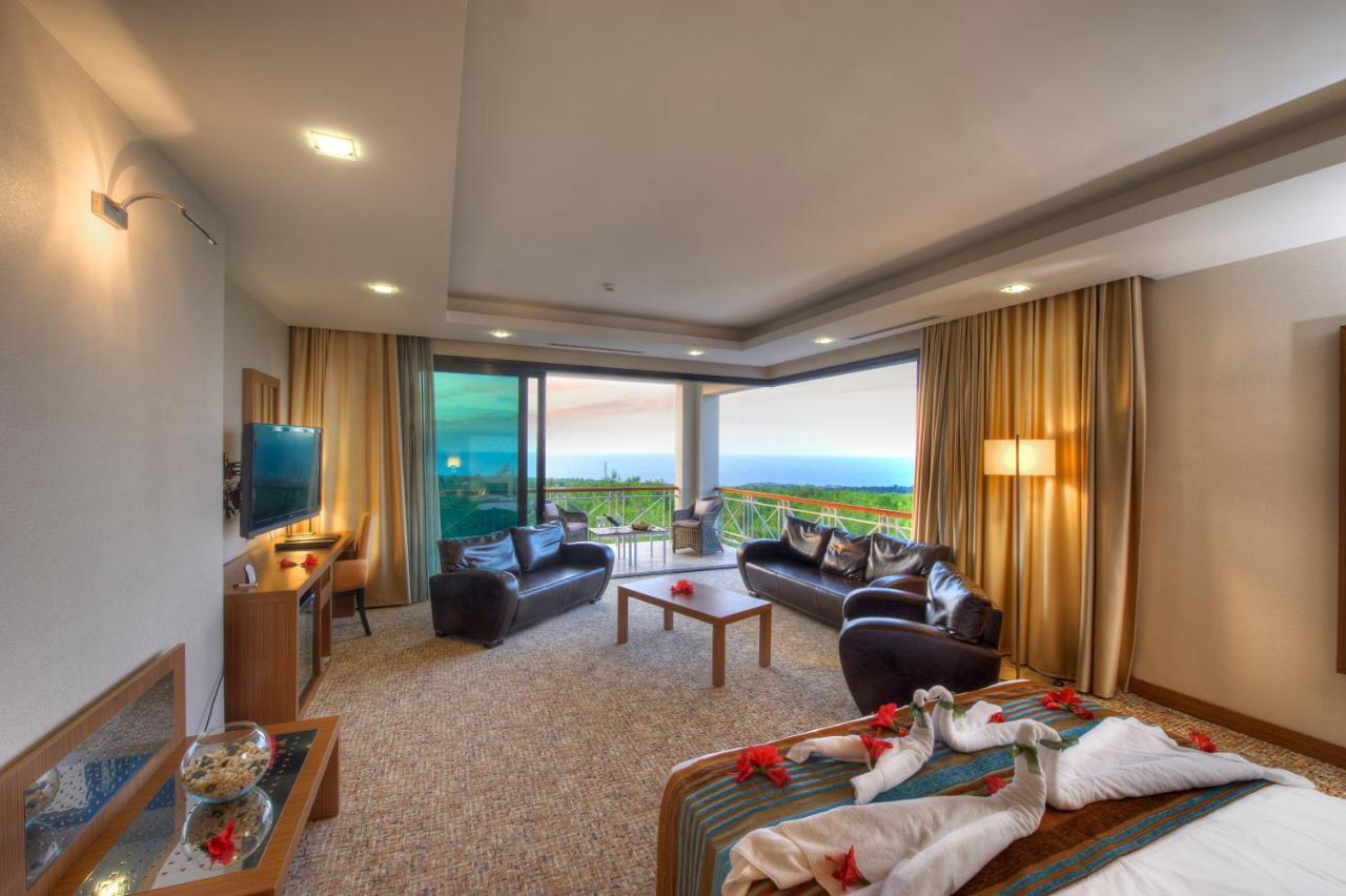 Korineum Golf & Beach Resort Agios Georgios (Girne) Exterior foto