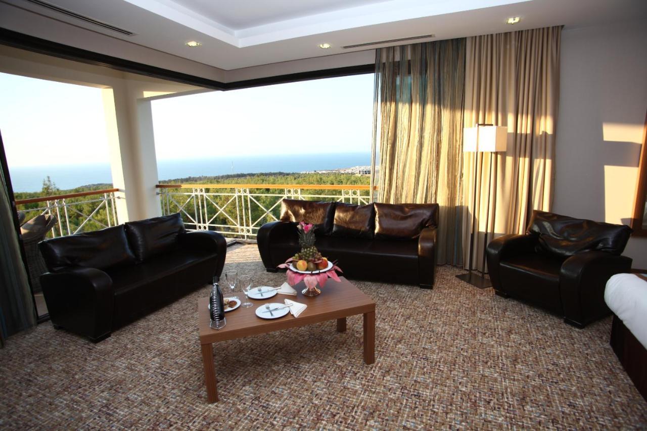 Korineum Golf & Beach Resort Agios Georgios (Girne) Exterior foto