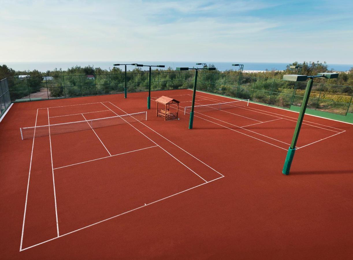 Korineum Golf & Beach Resort Agios Georgios (Girne) Exterior foto