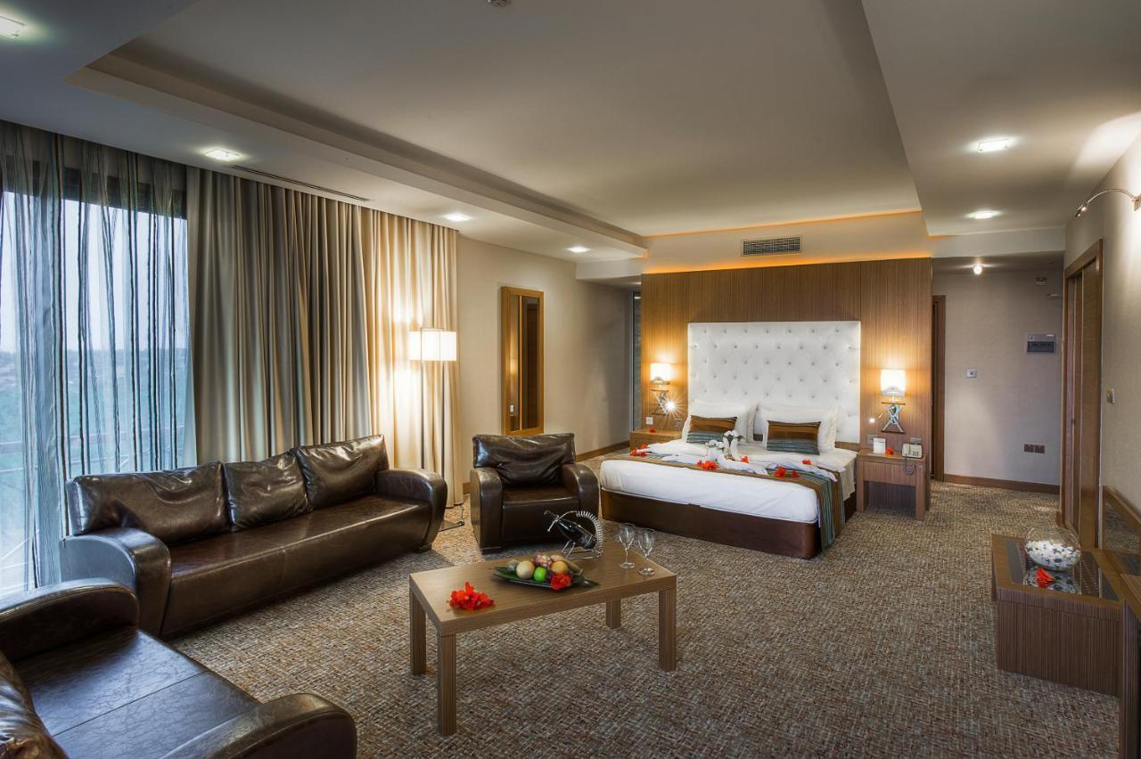 Korineum Golf & Beach Resort Agios Georgios (Girne) Exterior foto