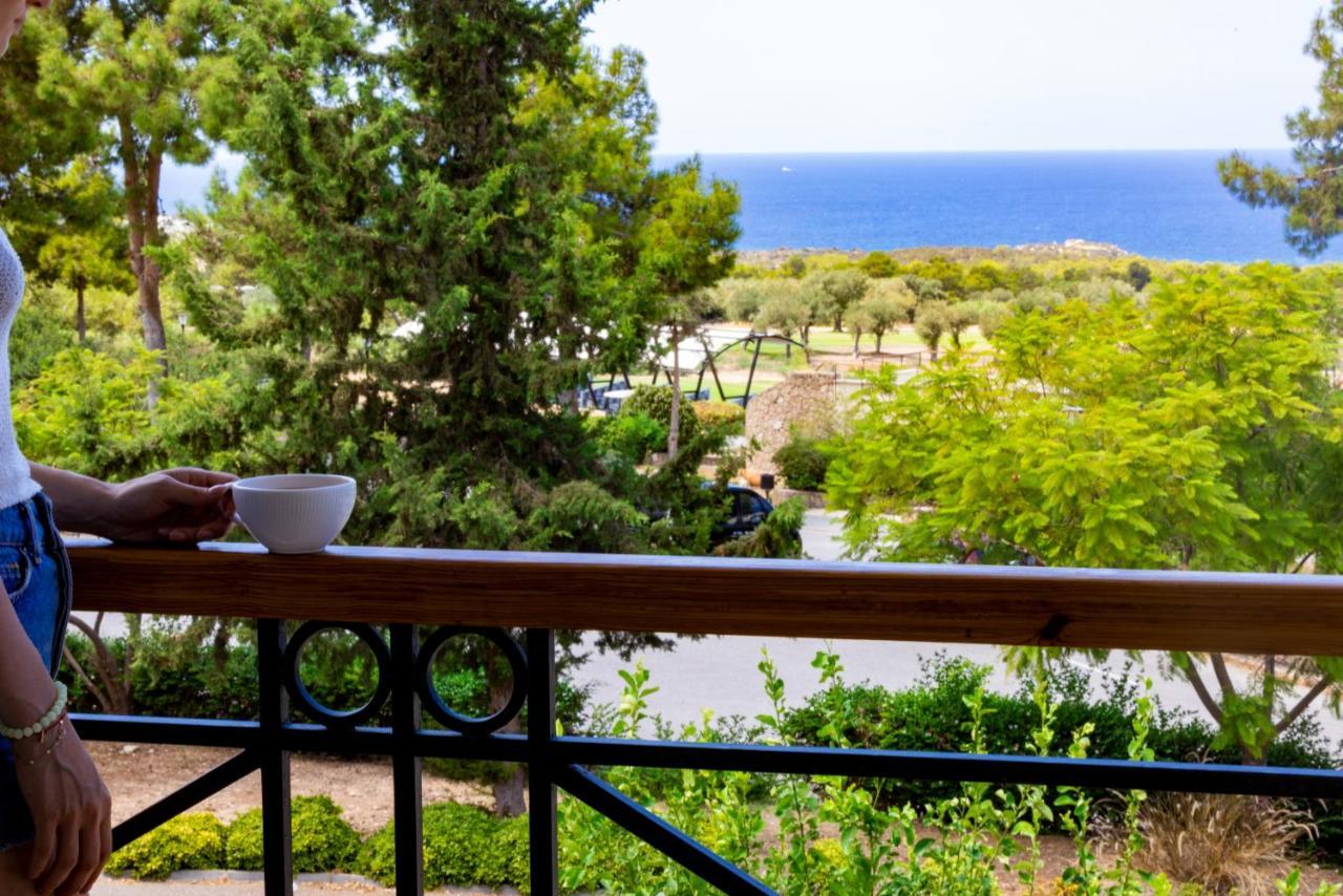 Korineum Golf & Beach Resort Agios Georgios (Girne) Exterior foto